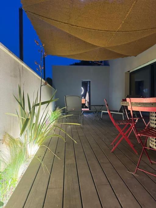 Maison D'architecte Avec Piscine-spa Chauffe En Centre De